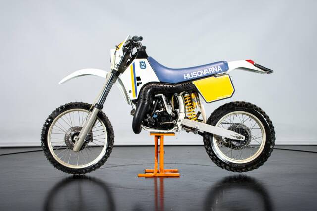 Image 1/50 of Husqvarna DUMMY (1987)