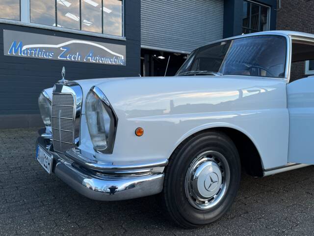 Bild 1/29 von Mercedes-Benz 230 S (1965)