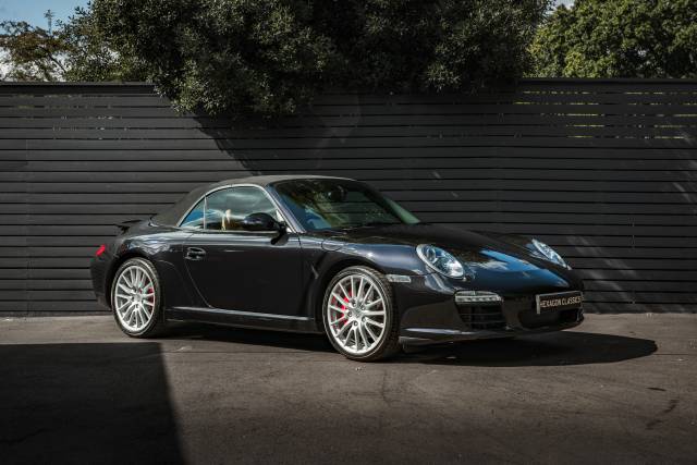 Image 1/45 de Porsche 911 Carrera 4S (2010)