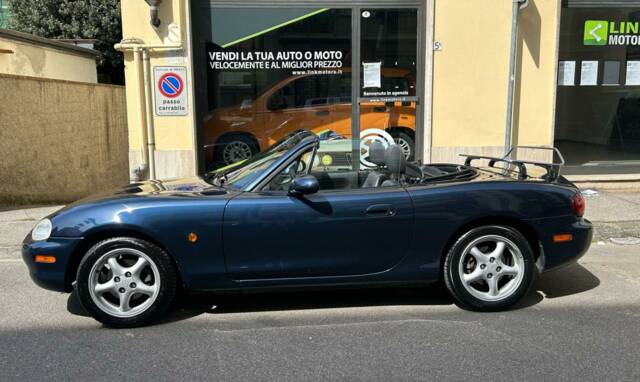 Image 1/10 of Mazda MX-5 1.6 (1999)