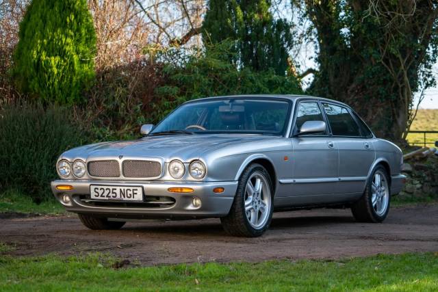 Afbeelding 1/8 van Jaguar XJR 4.0 Supercharged (1995)