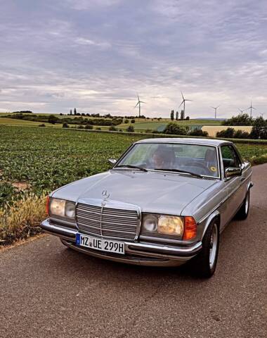 Image 1/6 of Mercedes-Benz 230 C (1978)