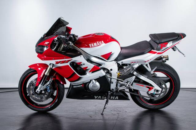 Image 1/50 of Yamaha DUMMY (2000)
