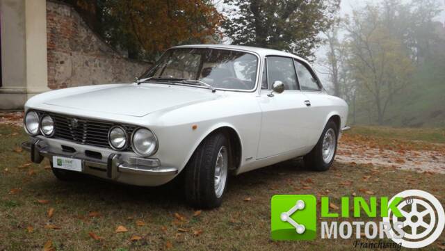 Afbeelding 1/10 van Alfa Romeo 2000 GT Veloce (1972)