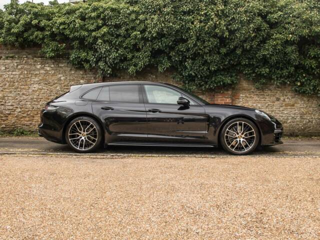 Immagine 1/21 di Porsche Panamera GTS Sport Turismo (2023)
