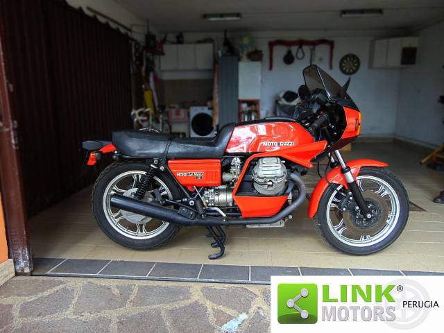 Image 1/10 of Moto Guzzi DUMMY (1979)