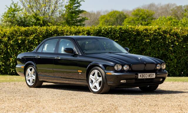 Image 1/43 de Jaguar XJR (2003)