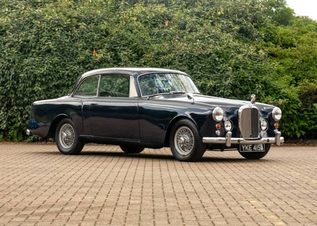 Image 1/25 of Alvis TD 21 (1963)