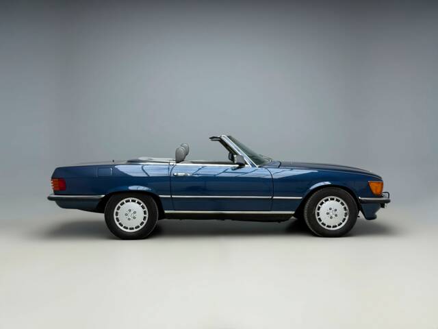 Imagen 1/23 de Mercedes-Benz 380 SL (1984)