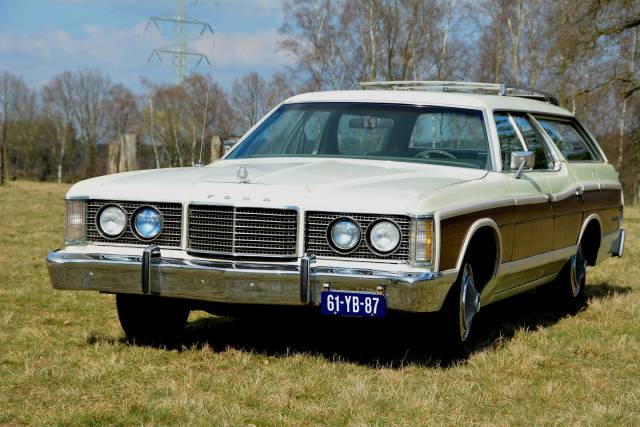 Image 1/25 of Ford LTD Wagon 400 (1974)