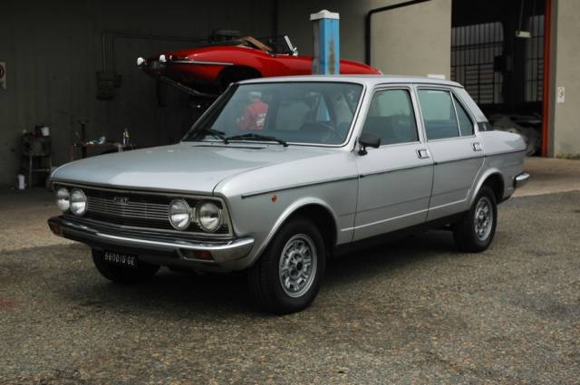 Image 1/10 of FIAT 132 (1977)
