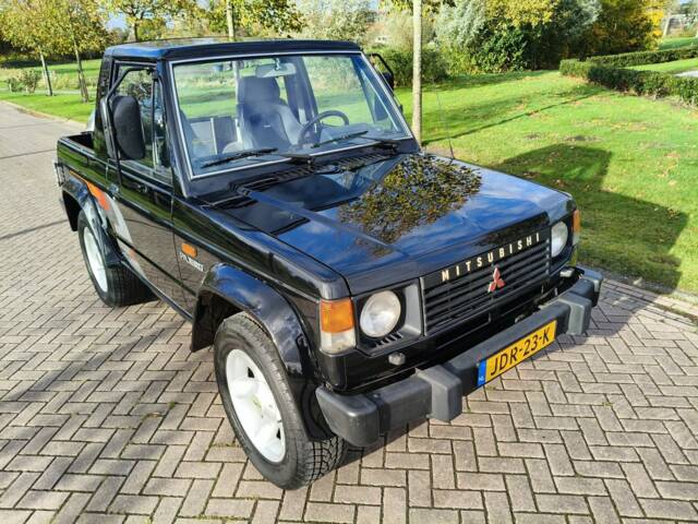 Image 1/8 of Mitsubishi Shogun (1987)
