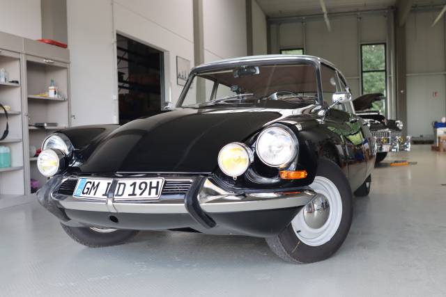 Bild 1/54 von Citroën ID 19 (1966)