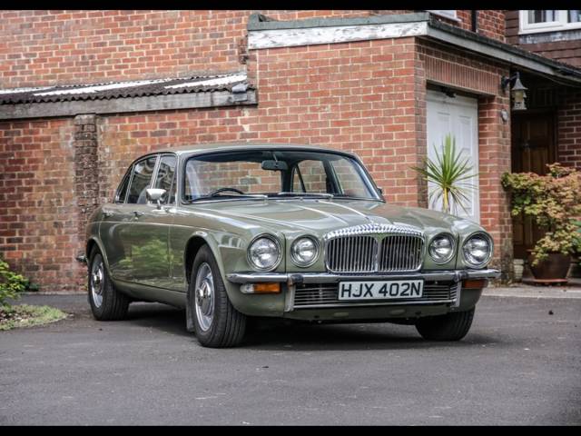 Bild 1/10 von Daimler Sovereign 4.2 (1975)