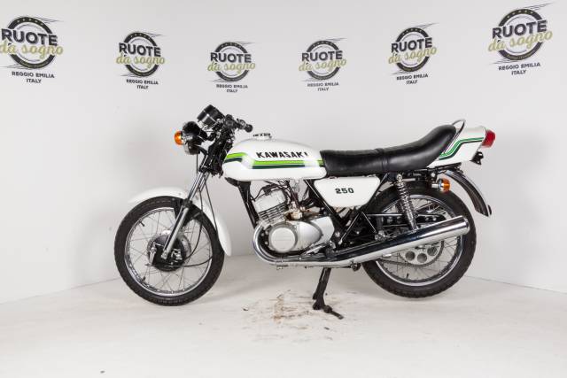 Bild 1/4 von Kawasaki DUMMY (1972)