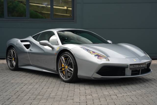 Image 1/50 of Ferrari 488 GTB (2017)