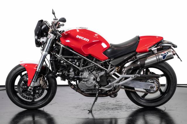Image 1/31 of Ducati DUMMY (2001)