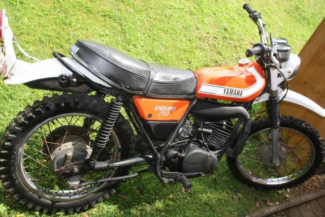 Bild 1/6 von Yamaha DUMMY (1976)