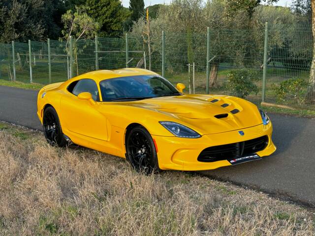 Afbeelding 1/35 van Dodge Viper SRT (2014)