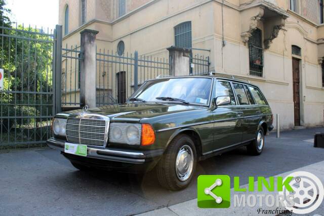 Image 1/10 of Mercedes-Benz 230 TE (1983)