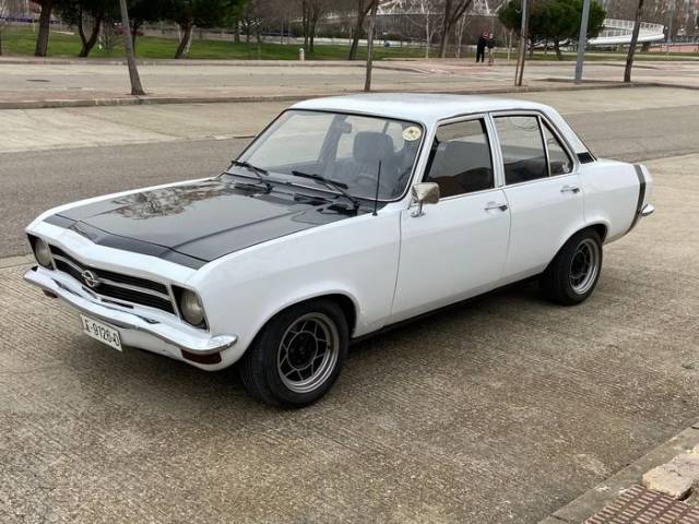 Image 1/9 of Opel Ascona 1,6 S (1974)