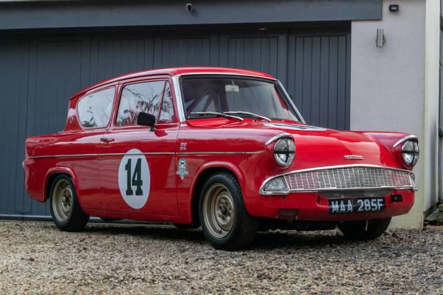 Bild 1/24 von Ford Anglia (1968)