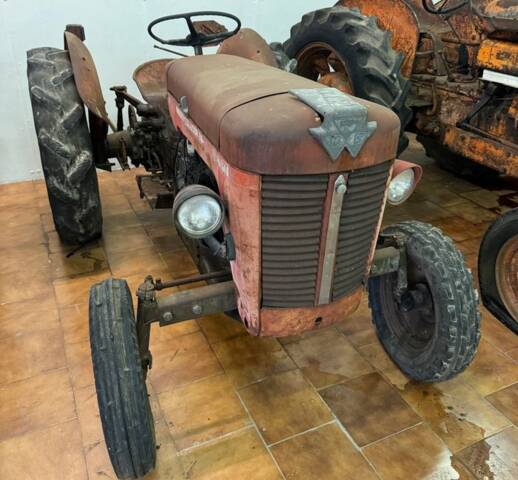 Image 1/6 of Massey-Ferguson MF 35 (1964)