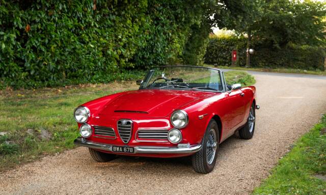 Bild 1/27 von Alfa Romeo 2600 Spider (1964)