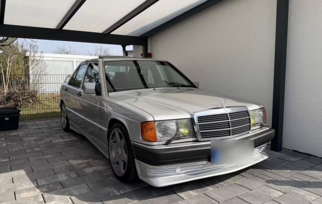 Immagine 1/49 di Mercedes-Benz 190 E (1990)