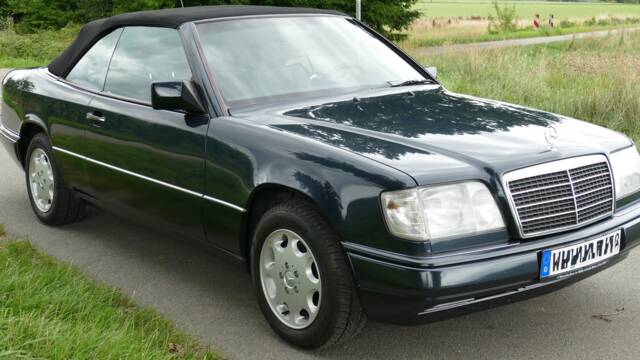 Bild 1/15 von Mercedes-Benz E 200 (1996)