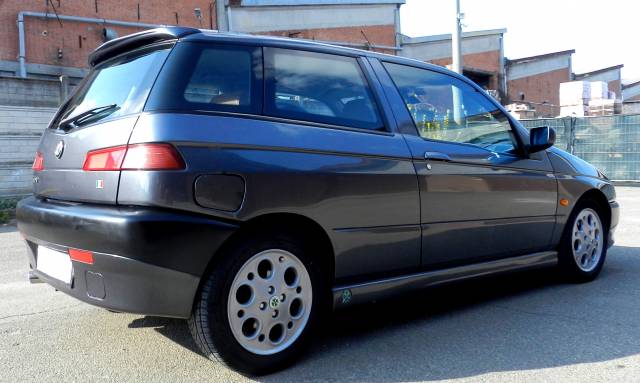 Image 1/33 of Alfa Romeo 145 Quadrifoglio Verde (1996)
