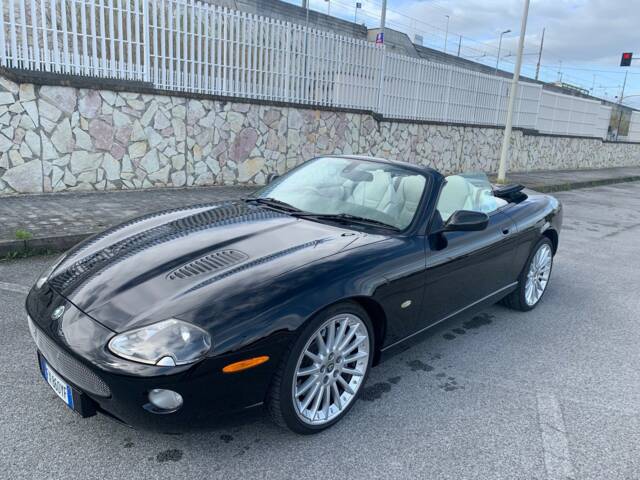 Image 1/7 of Jaguar XKR (2004)