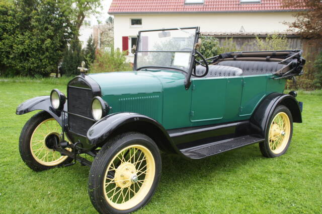 Bild 1/9 von Ford Modell T Touring (1927)