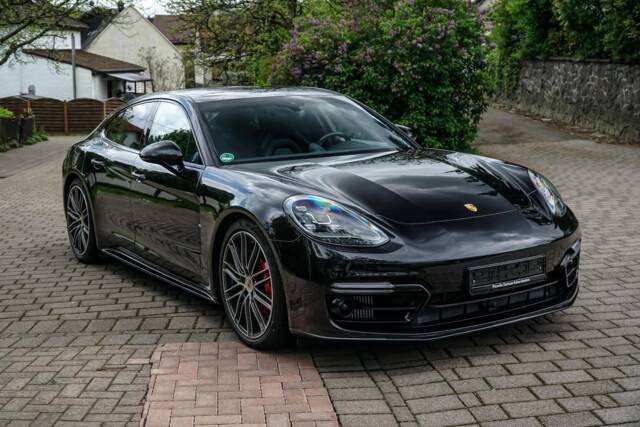 Image 1/11 of Porsche Panamera GTS (2018)