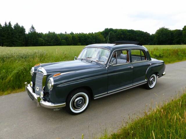 Mercedes-Benz 220 S Limousine 63 kW/85 PS (W 180)