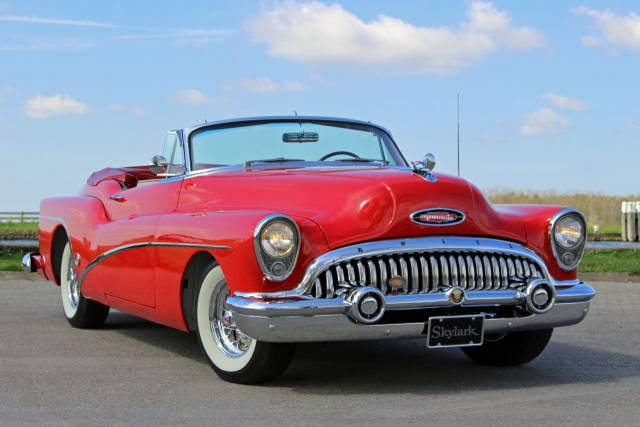 Image 1/49 of Buick Roadmaster Skylark (1953)