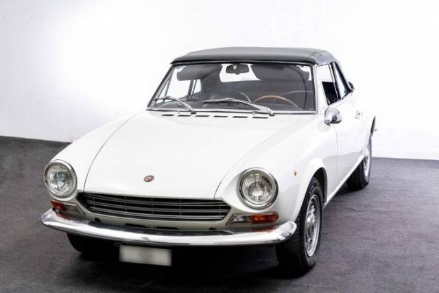 Immagine 1/9 di FIAT 124 Sport Coupe (1967)