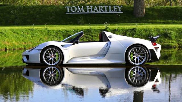 Image 1/14 of Porsche 918 Spyder &quot;Weissach Package&quot; (2014)