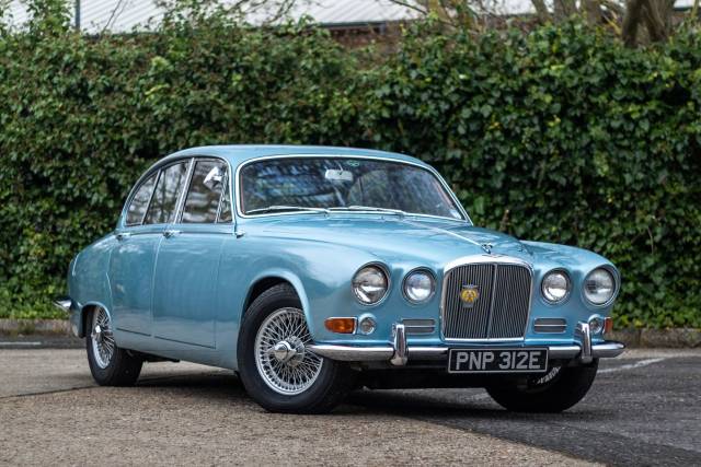 Image 1/8 de Jaguar 420 (1967)