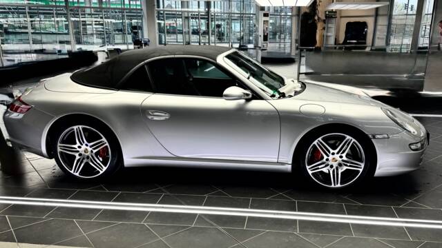 Image 1/59 of Porsche 911 Carrera S (2006)