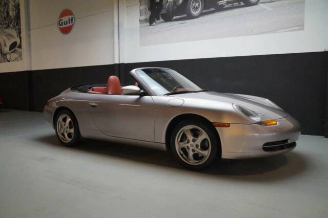 Image 1/50 of Porsche 911 Carrera 4 (2001)