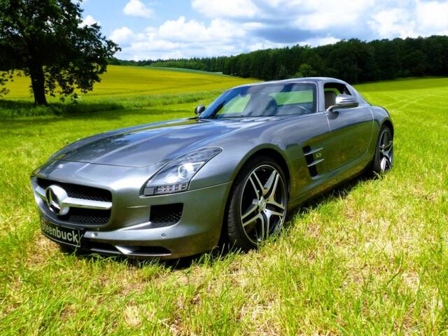 Mercedes-Benz SLS AMG  Coupé Flügeltürer alubeam silver (MB 047) 2010
