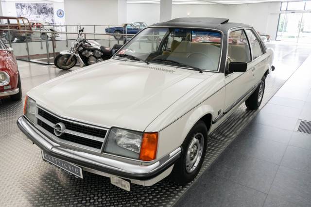 Bild 1/38 von Opel Commodore 2,5 S (1979)