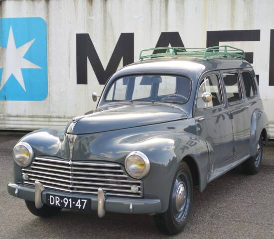 Image 1/29 of Peugeot 203 Familiale (1953)