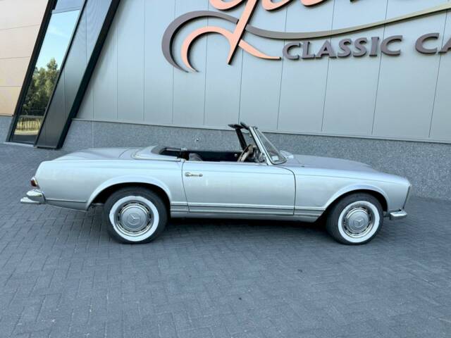 Image 1/36 of Mercedes-Benz 230 SL (1965)