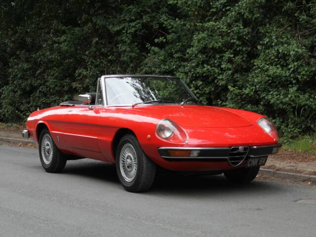 Image 1/20 de Alfa Romeo Spider Veloce 2000 (1972)
