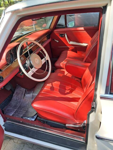 Image 1/12 of Mercedes-Benz 250 SE (1966)
