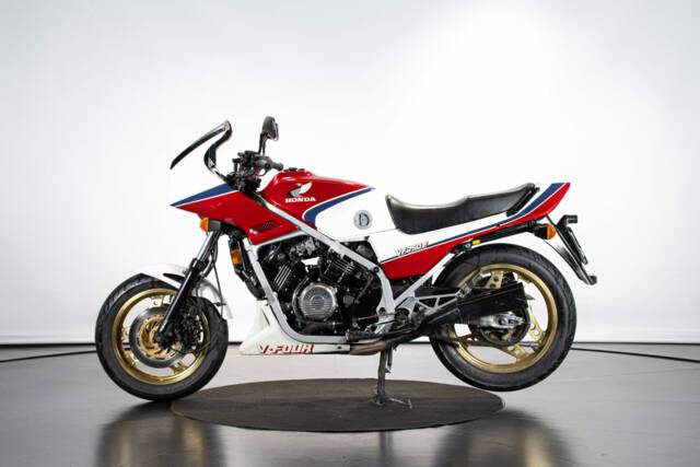 Immagine 1/50 di Honda VF 750 (1983)
