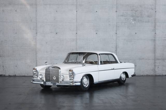 Afbeelding 1/50 van Mercedes-Benz 300 SE (1963)