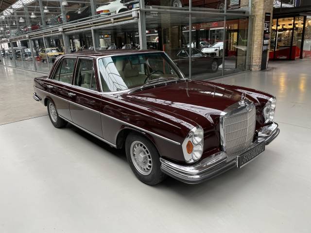Image 1/50 of Mercedes-Benz 280 SE 4,5 (1972)